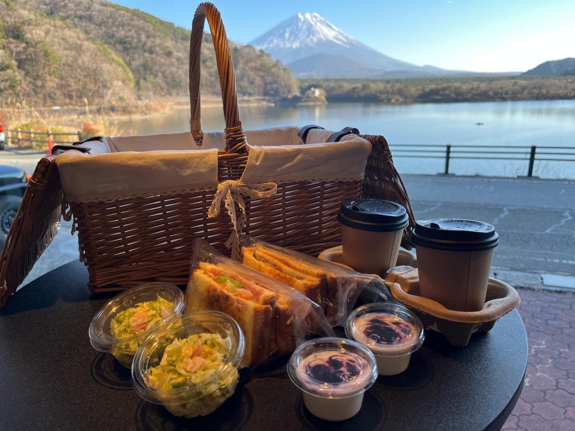 Shoji Lake Hotel Fujikawaguchiko Exterior photo