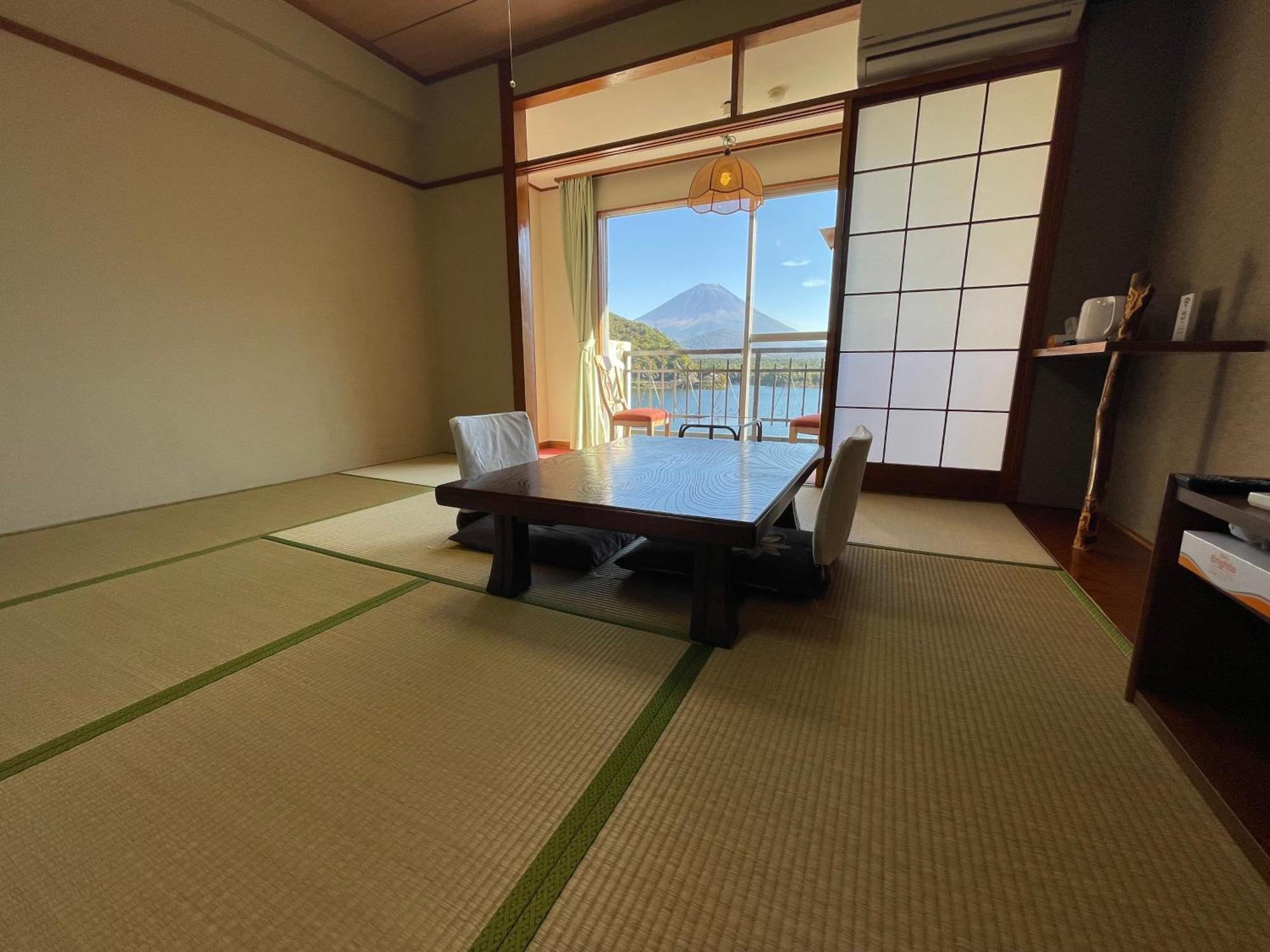 Shoji Lake Hotel Fujikawaguchiko Exterior photo